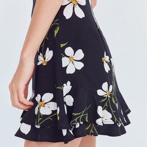 Kimchi Blue Floral Flippy Mini Skirt - Picture 5 of 6